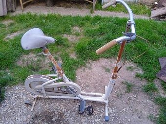 Retro stacionárny bicykel