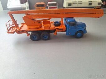 Vysokozdvižná plošina Tatra T148 PVP-27