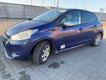 Peugeot 208 - PN123