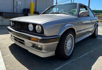 BMW E 30 325ix coupe