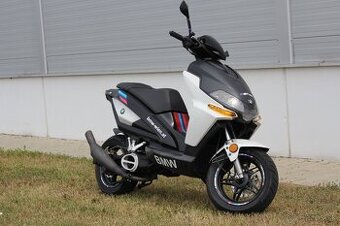 skúter benelli 50 replica BMW M MOTORRAD