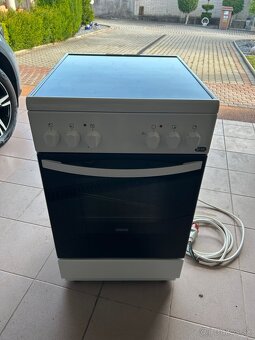 Sporák zanussi zcv550k1wa
