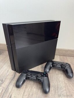 PS4 + ovládače + hry