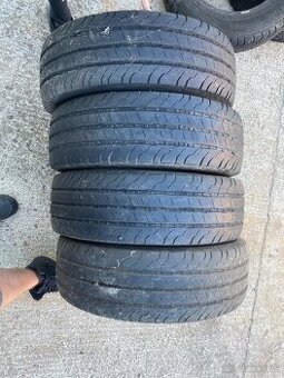 Predám pneu 205/65r16c