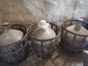 Predam demižony 3 ks