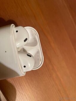 Apple AirPods 2