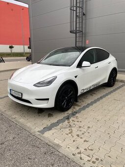 Tesla Model Y Standard Range