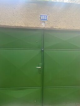 Murovaná garáž v Handlovej