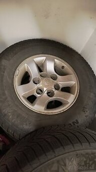 Pneu+disky Toyota Hilux 255/70 R15