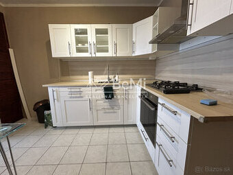 Predaj  3 izbový byt   - LEVICE (107-113-MIJK)