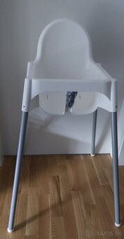 Stolička pre deti vysoká k jedálenského stolu