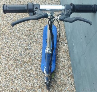 Elektrická kolobežka značky TAKIRA