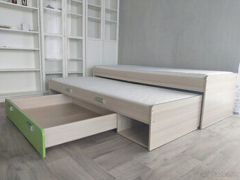 Vysúvacia dvojlôžková posteľ s matracmi