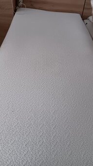 predam vrchny matrac 120x200. 40€ a druhy 90x200 .30€