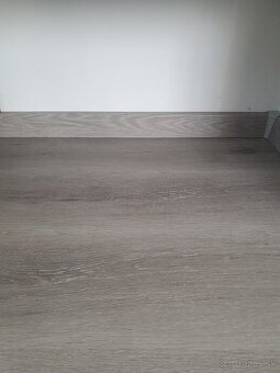 Vinylová plávacia podlaha + lišty