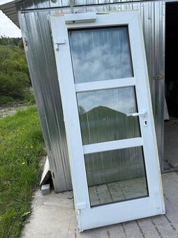 Plastove dvere