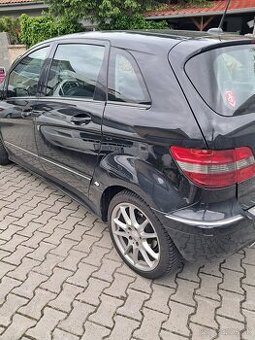 Mercedes B 200 D