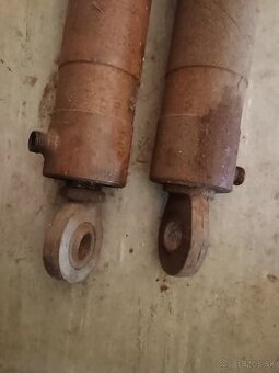 Hydraulický piest