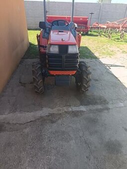 malo traktor
