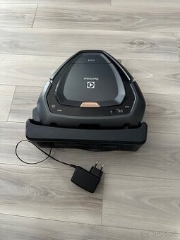 vysávač ELECTROLUX Pure I9