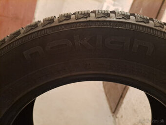 Predám NOKIAN 215/60/R16 ZIMNÉ