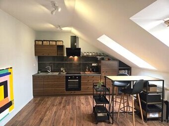 Štýlový 2-izbový byt s priestrannou terasou v centre Šamorín