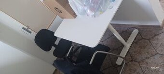 REZERVOVANE Predam zariadenie do kancelárie