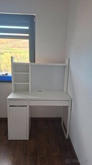 Pisací stôl s magnetickou tabulou Ikea MICKE