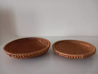 Sada 2ks staré prútené misy-taniere po mame