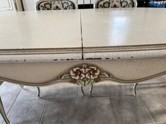 Jedalensky stol a stolicky