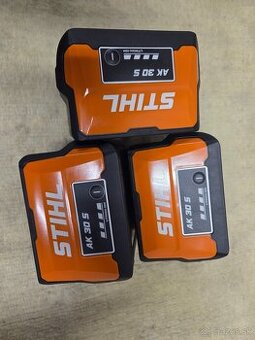 Stihl baterie AK 30 S original zaruka dva roky - 1
