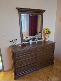 Komoda a zrkadlo