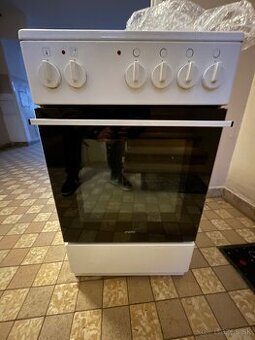 Sporák Mora - sklo-keramická varná doska