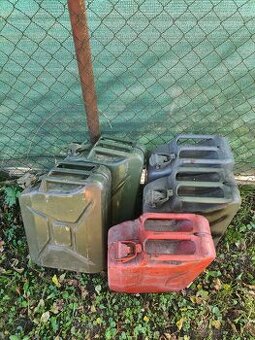 Predám 20l kanistre na naftu, benzín