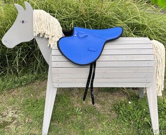 Dostihové sportovní sedlo modré