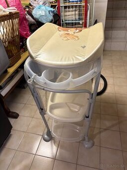 Vanička spolu s prebalovacim pultom