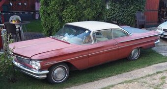 1960 Pontiac Ventura two door hardtop