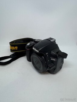 Nikon D3100 + NIKKOR 18-105