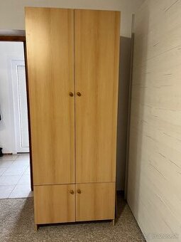 Šatníková skriňa