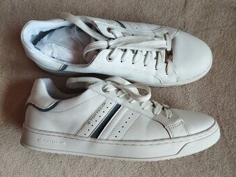 Raz obuté biele dámske tenisky, zn. Tom Tailor. Veľkosť 41