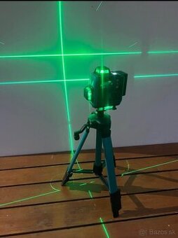 PREDAM LASER 4 BODOVY SO STOJANOM.2X BATERIE 5AH