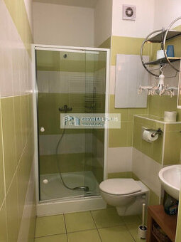 Predám zariadený apartmán s balkónom  Podhájska