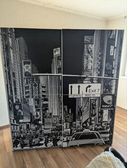 Šatníková skriňa