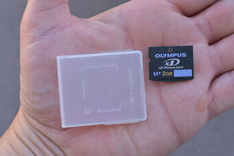 OLYMPUS XD KARTA M+ 2GB + POUZDRO.