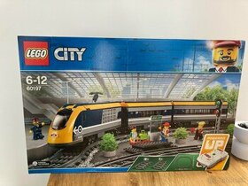 NEROZBALENÉ LEGO® City 60197 Osobný vlak - 1
