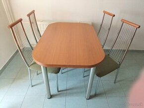 Kuchynský stôl + stličky 4 ks
