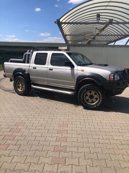 L200 rok 2011 len 100 tis km diezel Nova Stk Ek