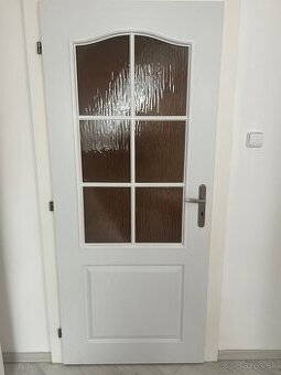 Dvere biele z masívu aj s kľučkou