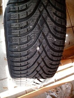 Zimné pneu aj s diskom 195/60R15