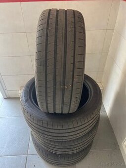 225/45R17 Goodyear